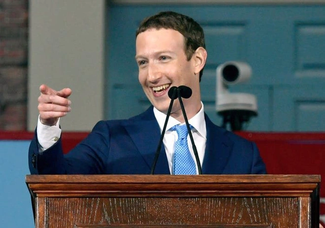 Nh&igrave;n lại thử th&aacute;ch 10 năm của Mark Zuckerberg: từ đeo c&agrave; vạt mỗi ng&agrave;y, chỉ ăn thịt con vật m&igrave;nh giết được tới giải cứu Facebook - Ảnh 6.