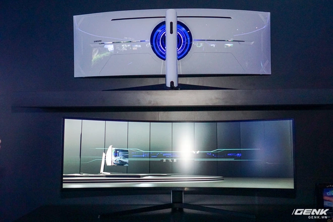 [CES 2020] Samsung ra mắt m&agrave;n h&igrave;nh chơi game Odyssey G9 v&agrave; G7, tần số qu&eacute;t 240Hz, hỗ trợ HDR - Ảnh 1.