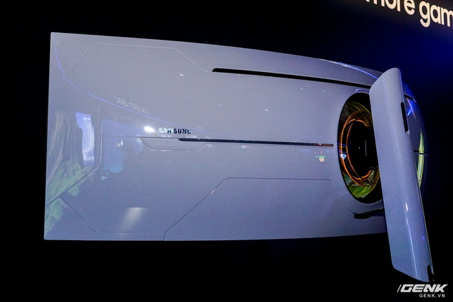 [CES 2020] Samsung ra mắt m&agrave;n h&igrave;nh chơi game Odyssey G9 v&agrave; G7, tần số qu&eacute;t 240Hz, hỗ trợ HDR - Ảnh 4.