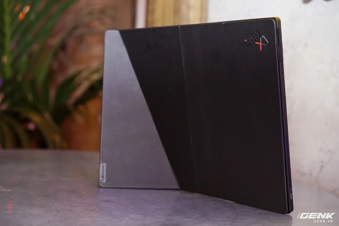 [CES 2020] Cận cảnh tablet m&agrave;n h&igrave;nh gập Lenovo X1 Fold: Thiết kế đa dụng cho cảm ứng lẫn b&agrave;n ph&iacute;m vật l&yacute;, gập lại như cuốn sổ tay rất đẹp - Ảnh 3.