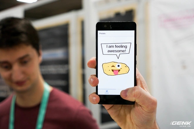 Dạo một v&ograve;ng CES 2020 bắt gặp startup rao b&aacute;n khoai t&acirc;y th&ocirc;ng minh - Ảnh 4.