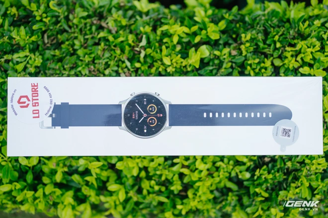 Tr&ecirc;n tay Xiaomi Mi Watch Color tại VN: Gi&aacute; rẻ v&agrave; đ&aacute;ng mua hơn Mi Watch - Ảnh 1.