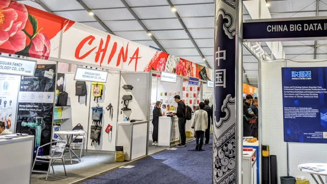 Nỗi khổ của c&aacute;c c&ocirc;ng ty Trung Quốc tham dự CES 2020 - Ảnh 1.