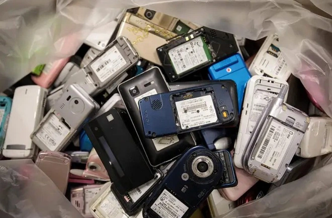 C&aacute;c nh&agrave; khoa học đ&atilde; t&igrave;m ra c&aacute;ch tận dụng kh&iacute; nh&agrave; k&iacute;nh CO2 để t&aacute;i chế pin cho smartphone, xe điện - Ảnh 1.