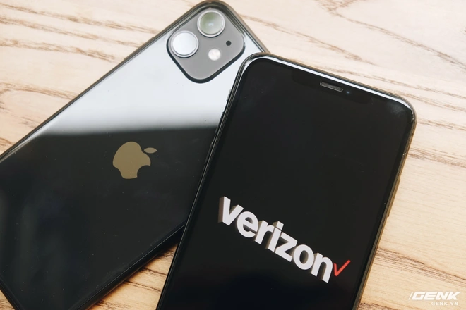 Mua iPhone Lock gi&aacute; cao chờ ng&agrave;y được unlock th&agrave;nh quốc tế: Chẳng kh&aacute;c g&igrave; đ&aacute;nh bạc! - Ảnh 4.