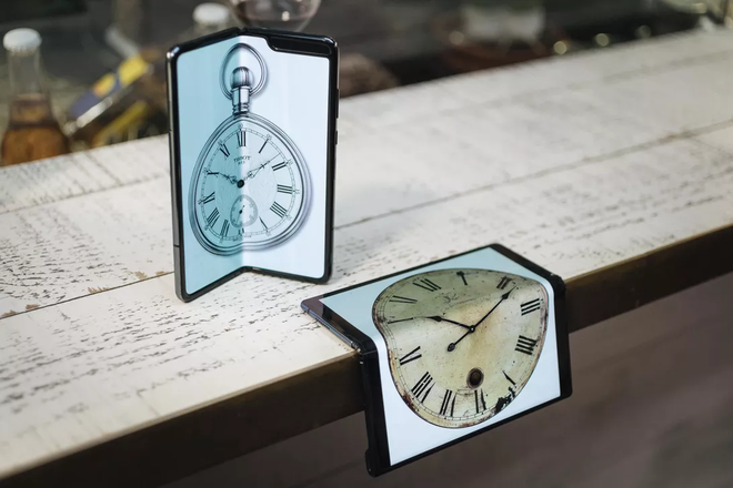 Smartphone gập tương lai sẽ d&ugrave;ng m&agrave;n h&igrave;nh k&iacute;nh kim cương - c&ocirc;ng nghệ hứa hẹn 3 năm nay m&agrave; chưa đi đến đ&acirc;u - Ảnh 1.