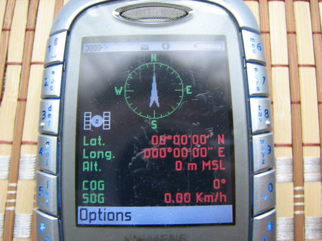 Nh&igrave;n lại Siemens SX1: Bỏ xa OnePlus 16 năm trong cuộc đua McLaren - Ảnh 9.