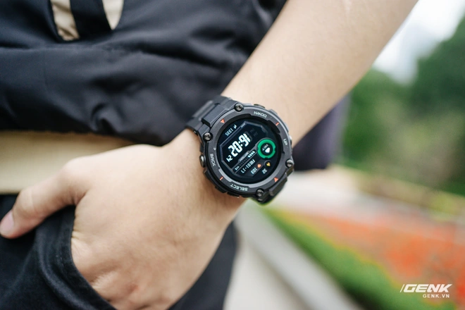 Tr&ecirc;n tay Amazfit T-Rex: Smartwatch nồi đồng cối đ&aacute; d&agrave;nh cho d&acirc;n phượt, thiết kế giống G-Shock, gi&aacute; 3.2 triệu đồng - Ảnh 13.