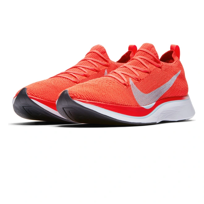 Nike l&agrave;m ra một đ&ocirc;i gi&agrave;y gi&uacute;p người chạy qu&aacute; nhanh, c&oacute; thể bị cấm tại Olympics - Ảnh 2.