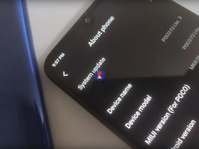 Pocophone F2 Lite lộ ảnh thực tế: M&agrave;n h&igrave;nh giọt nước, Snapdragon 765G, pin 5000mAh - Ảnh 1.