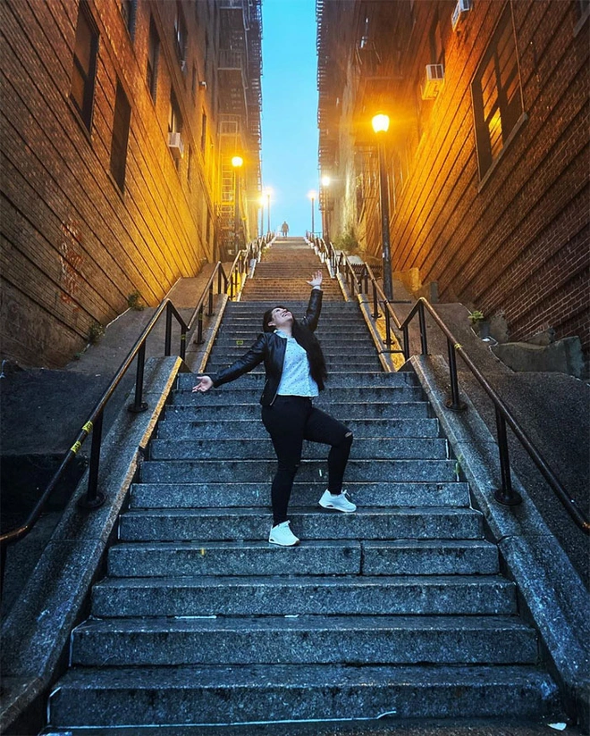 [Ch&ugrave;m ảnh] Đoạn cầu thang nơi Joker nhảy m&uacute;a đi&ecirc;n loạn trong phim nay đ&atilde; trở th&agrave;nh địa điểm du lịch nổi tiếng thế giới - Ảnh 12.