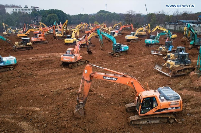 Trung Quốc x&acirc;y bệnh viện d&atilde; chiến 1.000 giường bệnh, phải xong trong 6 ng&agrave;y để đối ph&oacute; virus corona - Ảnh 1.