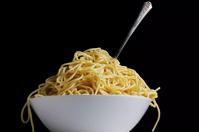 Ch&uacute;ng ta đổ lỗi cho carbohydrate đang khiến m&igrave;nh b&eacute;o l&ecirc;n: Nhưng nếu điều đ&oacute; sai th&igrave; sao? - Ảnh 1.