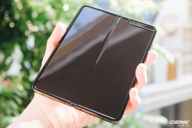 Galaxy Fold: Chiếc smartphone d&agrave;nh cho c&aacute;c sếp - Ảnh 3.
