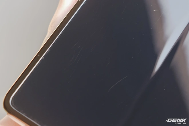 D&ugrave;ng Galaxy Fold kh&ocirc;ng d&aacute;n m&agrave;n h&igrave;nh: Chiếc m&aacute;y của t&ocirc;i b&acirc;y giờ ra sao? - Ảnh 9.