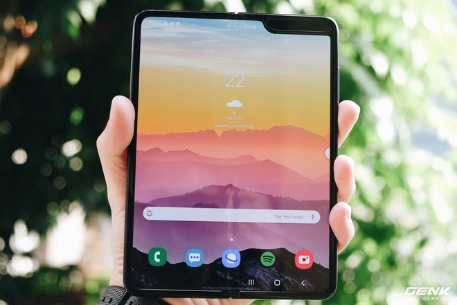 D&ugrave;ng Galaxy Fold kh&ocirc;ng d&aacute;n m&agrave;n h&igrave;nh: Chiếc m&aacute;y của t&ocirc;i b&acirc;y giờ ra sao? - Ảnh 1.