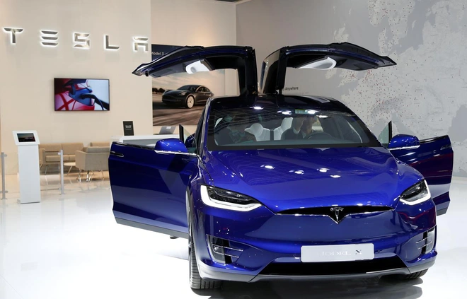 Doanh số kh&ocirc;ng bằng 20% nhưng Tesla đ&atilde; vượt mặt Volkswagen để trở th&agrave;nh h&atilde;ng &ocirc; t&ocirc; gi&aacute; trị thứ hai thế giới - Ảnh 1.