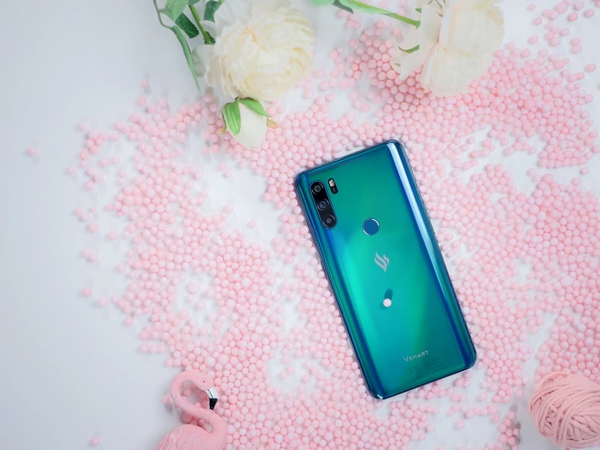 Ch&iacute;nh thức ra mắt Vsmart Active 3: Thiết kế th&ograve; thụt, 3 camera giống hệt Vsmart Live, chip Helio P60, gi&aacute; từ 4,5 triệu đồng - Ảnh 4.