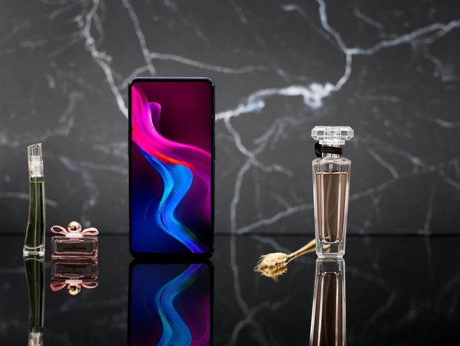 Ch&iacute;nh thức ra mắt Vsmart Active 3: Thiết kế th&ograve; thụt, 3 camera giống hệt Vsmart Live, chip Helio P60, gi&aacute; từ 4,5 triệu đồng - Ảnh 2.