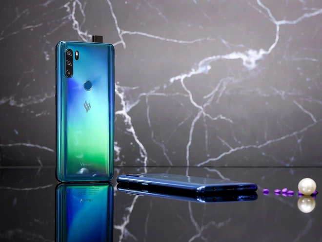 Ch&iacute;nh thức ra mắt Vsmart Active 3: Thiết kế th&ograve; thụt, 3 camera giống hệt Vsmart Live, chip Helio P60, gi&aacute; từ 4,5 triệu đồng - Ảnh 6.