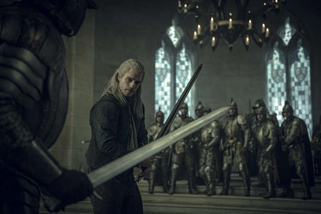 C&ugrave;ng nghe witcher Henry Cavill l&yacute; giải v&igrave; sao thợ săn qu&aacute;i vật lại cần đến 2 thanh kiếm kh&aacute;c nhau khi l&agrave;m nhiệm vụ - Ảnh 3.