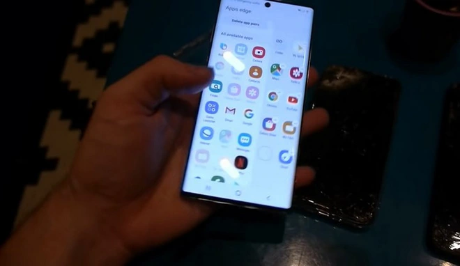 iPhone 11 Pro, Galaxy Note 10 v&agrave; Huawei Mate 30 rơi xuống từ cầu thang cao chục m&eacute;t, chiếc smartphone n&agrave;o sẽ sống s&oacute;t? - Ảnh 4.