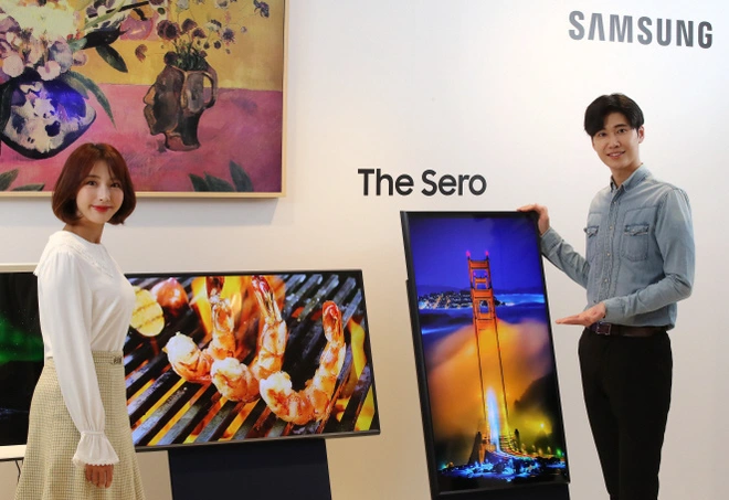 [CES 2020] Samsung ra mắt Sero TV 43 inch, c&oacute; thể xoay ngang dọc như smartphone để lướt Facebook v&agrave; xem video TikTok - Ảnh 1.