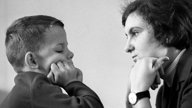 Nghi&ecirc;n cứu của MIT: đ&acirc;y mới l&agrave; c&aacute;ch tốt nhất để tr&ograve; chuyện với trẻ để sau n&agrave;y con th&agrave;nh c&ocirc;ng, cha mẹ l&agrave;m ra bao nhi&ecirc;u tiền kh&ocirc;ng quan trọng - Ảnh 3.