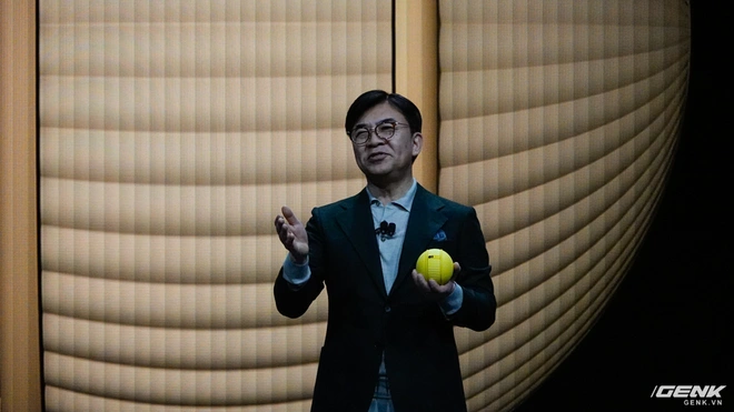 [CES 2020] Samsung h&eacute; lộ robot quản gia tr&ocirc;ng kh&ocirc;ng kh&aacute;c g&igrave; b&oacute;ng tennis, c&oacute; khả năng phụ gi&uacute;p tất tần tật c&ocirc;ng việc trong nh&agrave; - Ảnh 5.