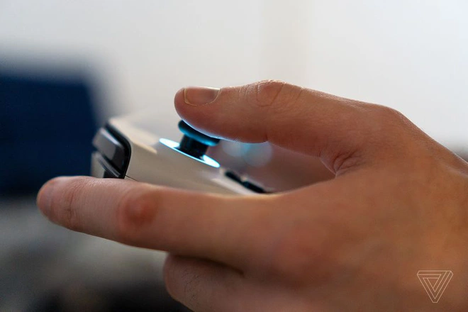 [CES 2020] Alienware giới thiệu Concept UFO: Thiết bị di động c&oacute; thể chơi game PC - Ảnh 3.