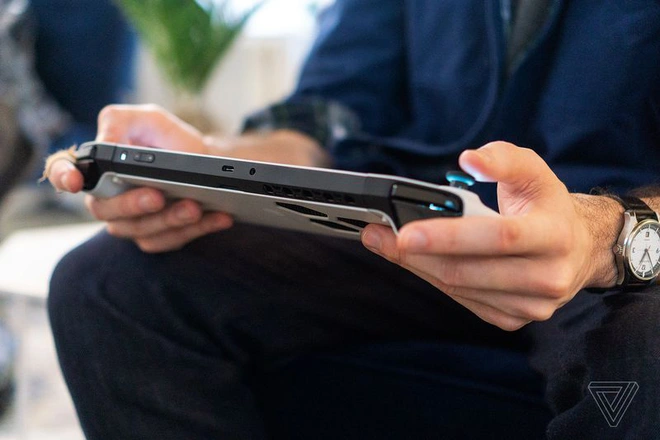 [CES 2020] Alienware giới thiệu Concept UFO: Thiết bị di động c&oacute; thể chơi game PC - Ảnh 4.