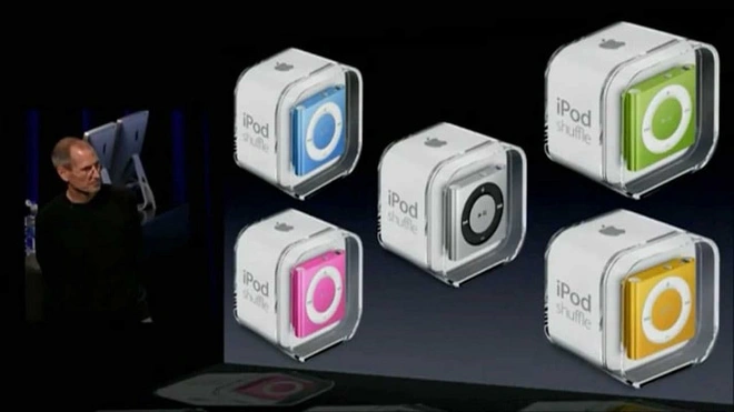 Si&ecirc;u sao Cristiano Ronaldo vẫn c&ograve;n nghe nhạc bằng iPod Shuffle v&agrave; tai nghe 3.5mm - Ảnh 2.