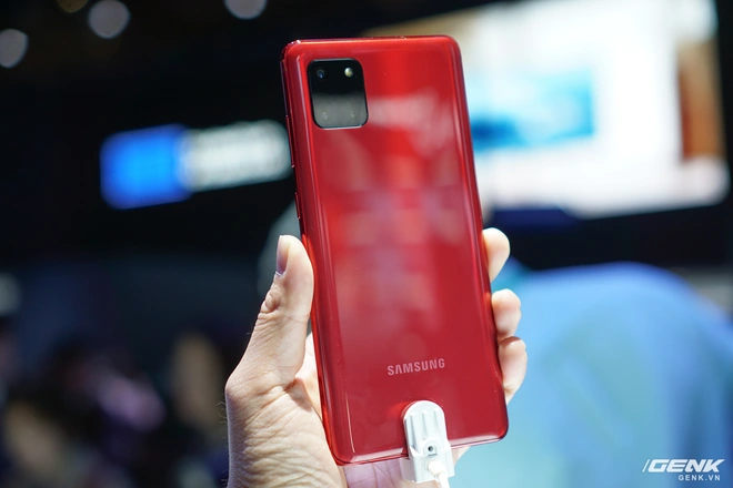 [CES 2020] Tr&ecirc;n tay Galaxy S10 Lite v&agrave; Galaxy Note 10 Lite: Hai thiết bị v&ocirc; c&ugrave;ng kỳ quặc từ Samsung - Ảnh 6.