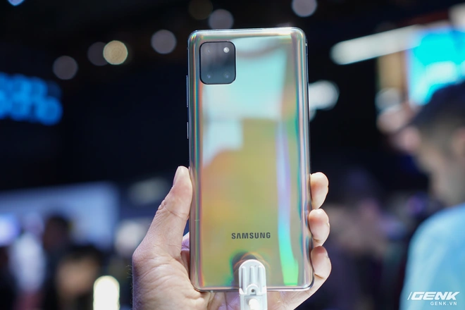 [CES 2020] Tr&ecirc;n tay Galaxy S10 Lite v&agrave; Galaxy Note 10 Lite: Hai thiết bị v&ocirc; c&ugrave;ng kỳ quặc từ Samsung - Ảnh 5.