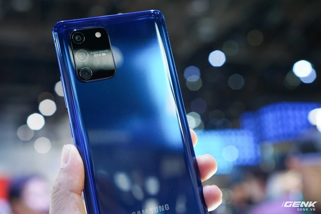 [CES 2020] Tr&ecirc;n tay Galaxy S10 Lite v&agrave; Galaxy Note 10 Lite: Hai thiết bị v&ocirc; c&ugrave;ng kỳ quặc từ Samsung - Ảnh 7.