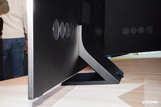 Đ&acirc;y l&agrave; chiếc TV 8K c&oacute; thiết kế ấn tượng nhất tại CES 2020  - Ảnh 9.