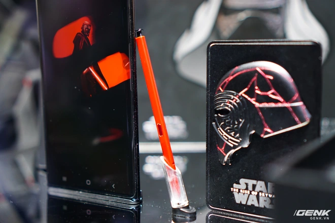 [CES 2020] Cận cảnh Galaxy Note10  phi&ecirc;n bản đặc biệt d&agrave;nh ri&ecirc;ng cho fan Star Wars - Ảnh 5.