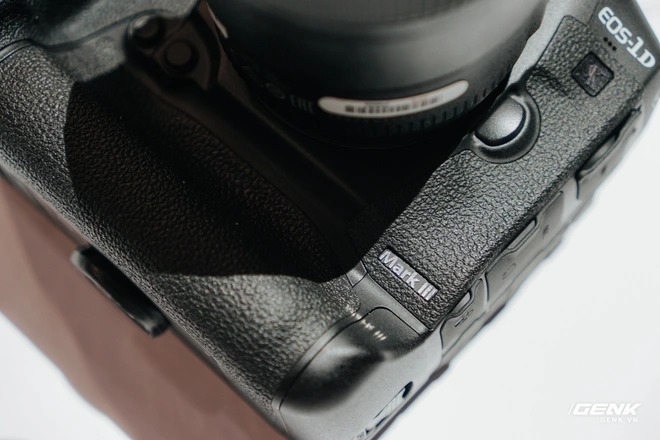 [CES 2020] Cận cảnh bộ đ&ocirc;i qu&aacute;i vật Canon EOS 1DX Mark III v&agrave; EOS Ra - Ảnh 2.