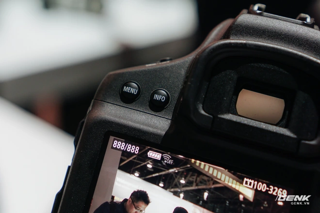 [CES 2020] Cận cảnh bộ đ&ocirc;i qu&aacute;i vật Canon EOS 1DX Mark III v&agrave; EOS Ra - Ảnh 6.
