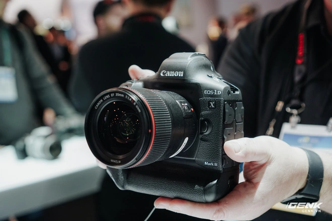 [CES 2020] Cận cảnh bộ đ&ocirc;i qu&aacute;i vật Canon EOS 1DX Mark III v&agrave; EOS Ra - Ảnh 9.