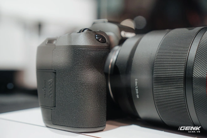 [CES 2020] Cận cảnh bộ đ&ocirc;i qu&aacute;i vật Canon EOS 1DX Mark III v&agrave; EOS Ra - Ảnh 12.
