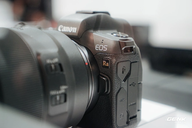 [CES 2020] Cận cảnh bộ đ&ocirc;i qu&aacute;i vật Canon EOS 1DX Mark III v&agrave; EOS Ra - Ảnh 13.