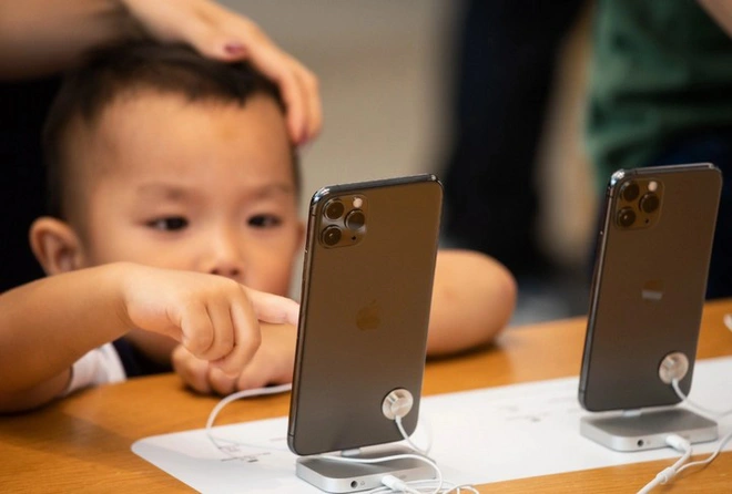Bloomberg: Apple v&agrave; Samsung kh&oacute; tho&aacute;t khỏi &ldquo;số phận&rdquo; l&agrave; những h&atilde;ng dẫn đầu thị trường smartphone - Ảnh 3.