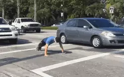 Hai anh bạn người Venezuela này đã lừa biết bao người nhờ những thủ thuật đánh lừa thị giác rất tinh vi