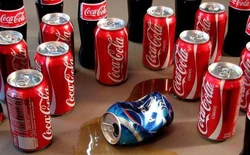 Đòn trả thù kinh hoàng của Coca-Cola: Thâu tóm 18 nhà máy đóng chai Pepsi, sơn đỏ 4.000 xe chở hàng và hàng chục ngàn điểm phân phối, “xóa sổ” Pepsi khỏi Venezuela chỉ trong 1 ngày