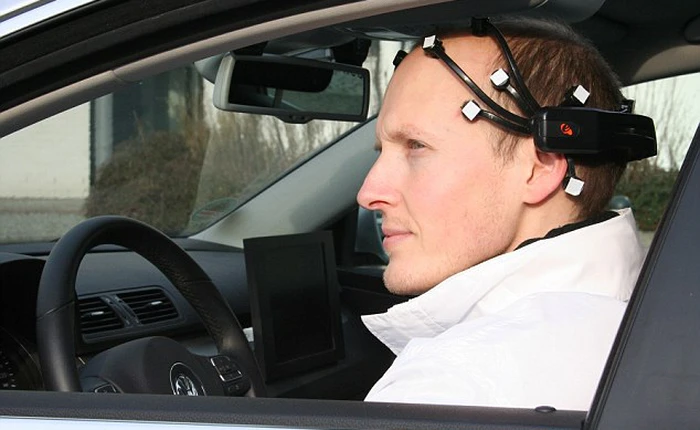 Điều khiển xe hơi bằng suy nghĩ