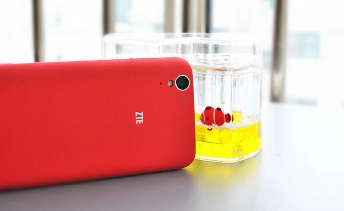 Loạt ảnh chi tiết về smartphone chạy chip Tegra 4 đầu tiên trên thế giới