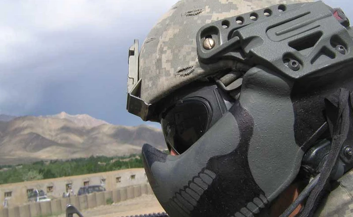 Mặt nạ  FAST G3A bằng nhựa có khả năng chống đạn АК 7,62 mm