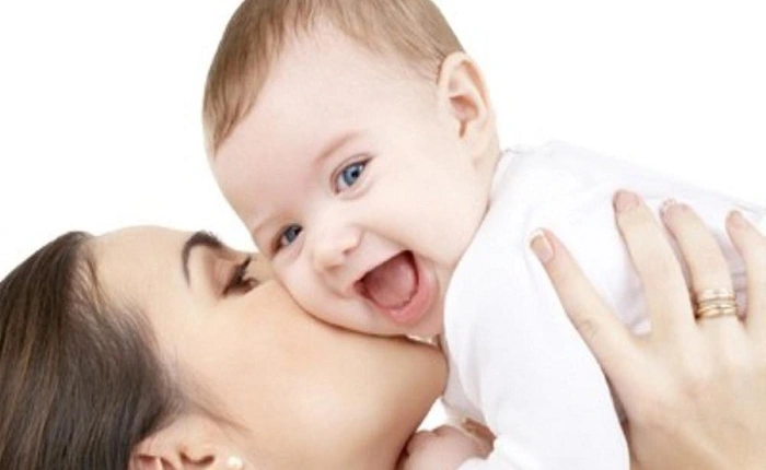 Tại sao chúng ta lại cười khi vui?