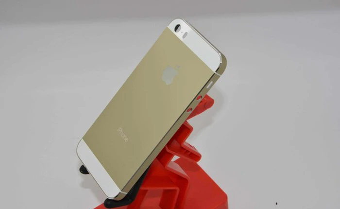 Soi chi tiết bộ vỏ iPhone 5S màu rượu sâm panh
